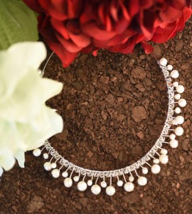  A-5634 A delicate headband of linear 5mm & 7mm freshwater pearls on a thin band wrapped with 5mm crystals.. (Diamond white freshwater pearls)…………….*Silver or gold 