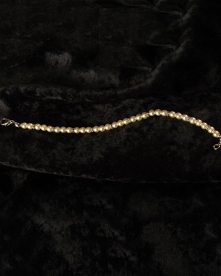 J-9446

Single strand bracelet of 5mm pearls………………(Ivory or white pearls)